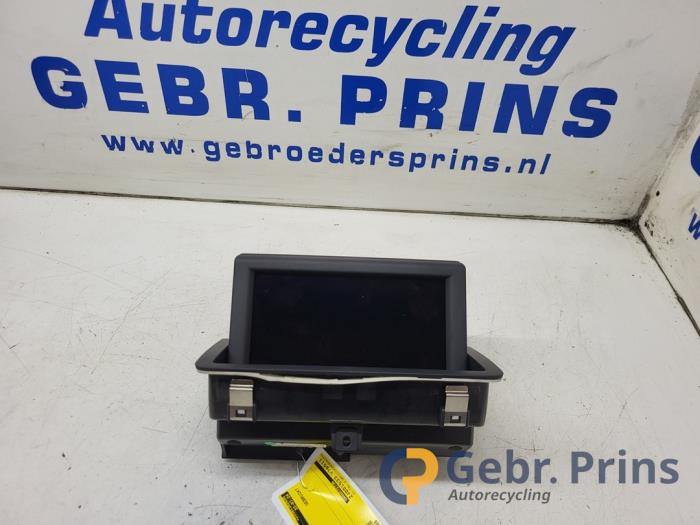 Begagnade Innerdisplay Audi A1 (8X1/8XK) 1.2 TFSI Pris € 125,00 Marginaltabell erbjuds av Autorec. Gebr. Prins b.v.