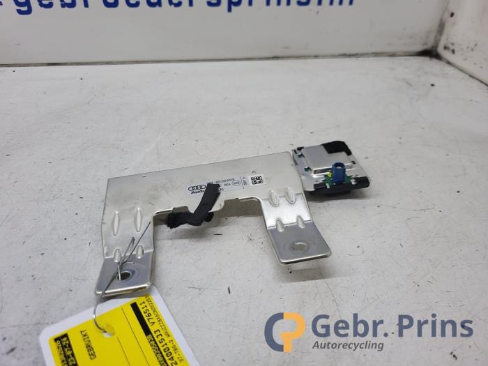 Używane Antena GPS Audi A1 (8X1/8XK) 1.2 TFSI Cena € 15,00 Procedura marży oferowane przez Autorec. Gebr. Prins b.v.