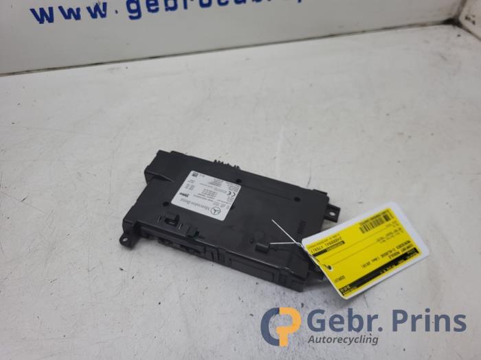 Używane Modul Comfort Mercedes C (W205) C-180 1.6 16V Cena € 75,00 Procedura marży oferowane przez Autorec. Gebr. Prins b.v.