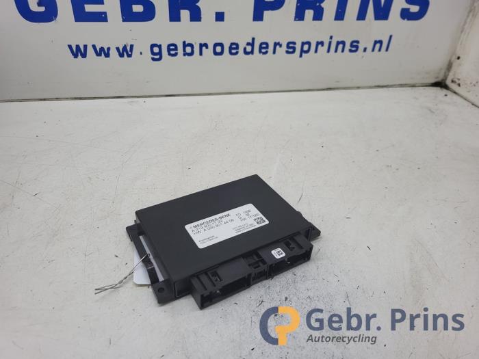 Gebrauchte Steuergerät Automatikkupplung Mercedes C (W205) C-180 1.6 16V Preis € 75,00 Margenregelung angeboten von Autorec. Gebr. Prins b.v.