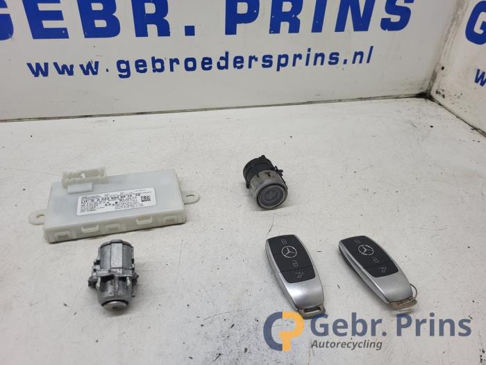 Used Ignition lock + computer Mercedes C (W205) C-180 1.6 16V Price € 300,00 Margin scheme offered by Autorec. Gebr. Prins b.v.