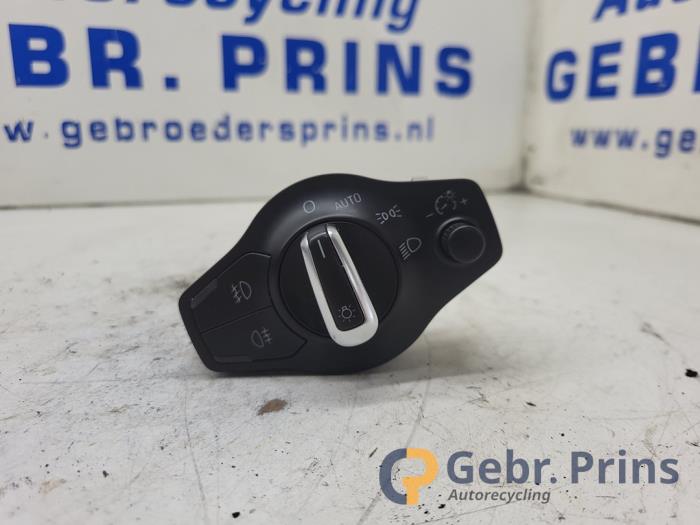 Używane Przelacznik swiatel Audi A4 Avant (B8) 1.8 TFSI 16V Cena € 15,00 Procedura marży oferowane przez Autorec. Gebr. Prins b.v.