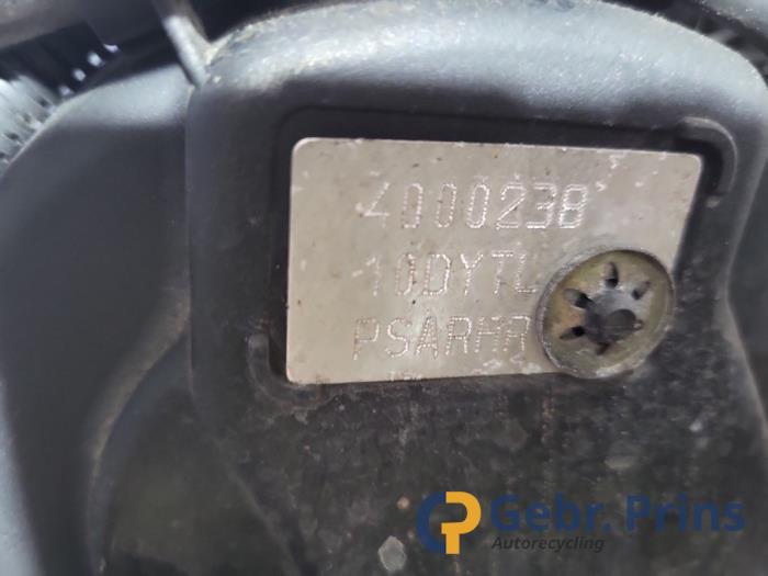 Motor van een Peugeot 407 SW (6E) 2.0 HDiF 16V 2005
