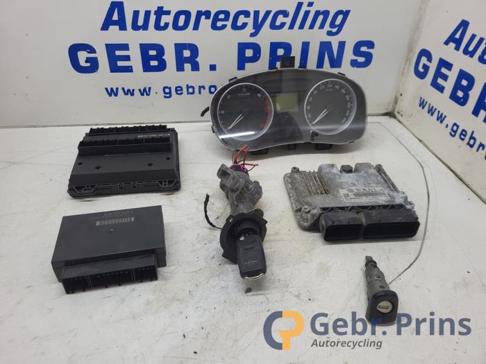 Used Ignition lock + computer Skoda Fabia II Combi 1.4 TDI 80 Price € 125,00 Margin scheme offered by Autorec. Gebr. Prins b.v.