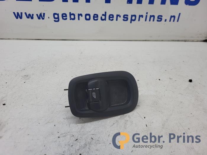 Usados Interruptor de ventanilla eléctrica Ford Transit Custom 2.0 TDCi 16V Eco Blue 130 Precio € 12,10 IVA incluido ofrecido por Autorec. Gebr. Prins b.v.