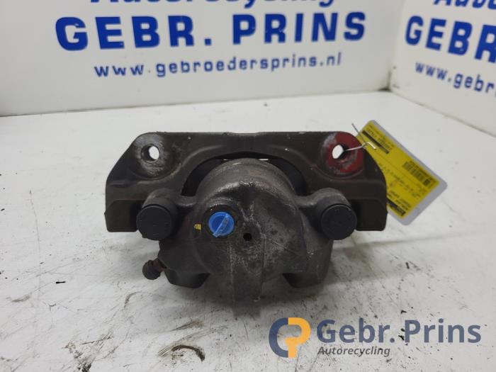 Gebrauchte Bremszange rechts vorne Peugeot Expert (V1/VA/VB/VE/VF/VT/VY) 1.5 BlueHDi 100 Preis € 48,40 Mit Mehrwertsteuer angeboten von Autorec. Gebr. Prins b.v.