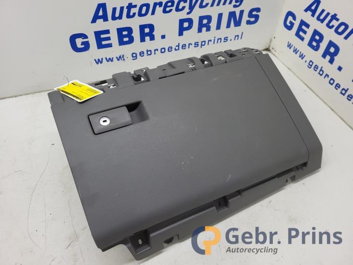 Begagnade Handskfack Volkswagen Transporter T6 2.0 TDI Pris € 48,40 Inklusive moms erbjuds av Autorec. Gebr. Prins b.v.