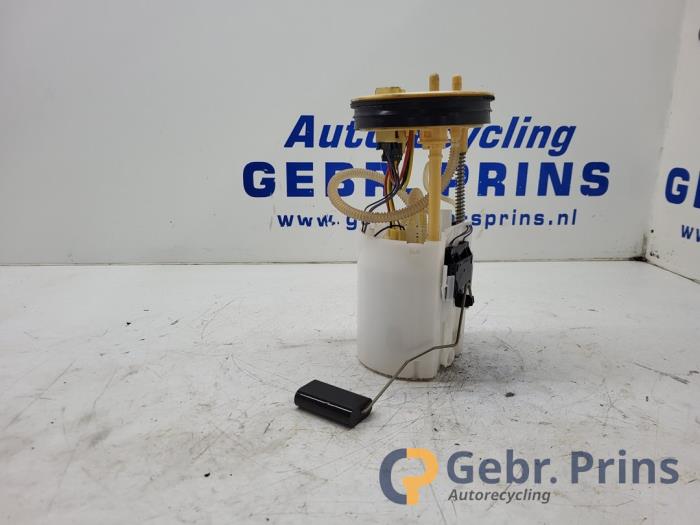 Begagnade Elektrisk bränslepump Volkswagen Transporter T6 2.0 TDI Pris € 121,00 Inklusive moms erbjuds av Autorec. Gebr. Prins b.v.