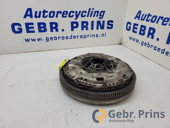 Usagé Kit embrayage (complet) Volkswagen Transporter T6 2.0 TDI Prix € 484,00 Prix TTC proposé par Autorec. Gebr. Prins b.v.