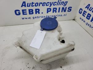 Begagnade Spolartank, vindruta Mercedes B (W245) 1.5 B-160 16V Pris € 25,00 Marginaltabell erbjuds av Autorec. Gebr. Prins b.v.