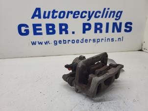 Usados Pinzas de freno izquierda detrás Mercedes B (W245) 1.5 B-160 16V Precio € 40,00 Norma de margen ofrecido por Autorec. Gebr. Prins b.v.