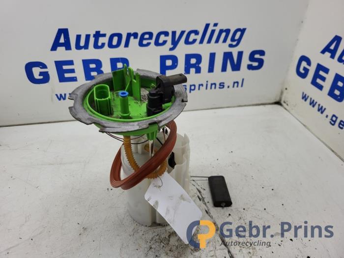 Usagé Pompe carburant électrique Volkswagen Passat Variant (3G5) 1.4 GTE 16V Prix € 40,00 Règlement à la marge proposé par Autorec. Gebr. Prins b.v.