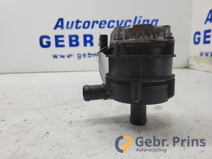 Begagnade Extra vattenpump Volkswagen Passat Variant (3G5) 1.4 GTE 16V Pris € 20,00 Marginaltabell erbjuds av Autorec. Gebr. Prins b.v.