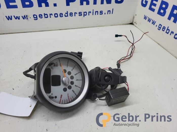 Używane Obrotomierz Mini Mini (R56) 1.4 16V One Cena € 35,00 Procedura marży oferowane przez Autorec. Gebr. Prins b.v.