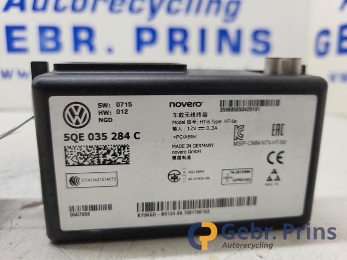 Używane Modul Bluetooth Volkswagen Passat Variant (3G5) 1.4 GTE 16V Cena € 50,00 Procedura marży oferowane przez Autorec. Gebr. Prins b.v.