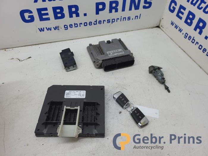 Used Ignition lock + computer Volkswagen Passat Variant (3G5) 1.4 GTE 16V Price € 300,00 Margin scheme offered by Autorec. Gebr. Prins b.v.