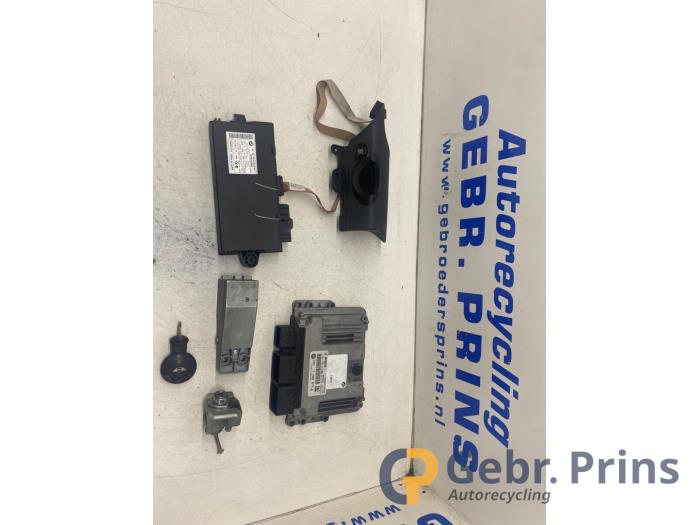 Used Ignition lock + computer Mini Mini (R56) 1.4 16V One Price € 125,00 Margin scheme offered by Autorec. Gebr. Prins b.v.
