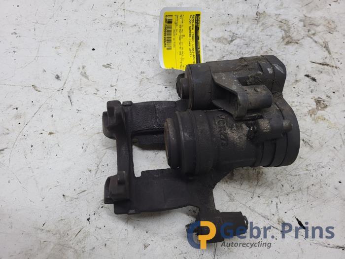 Gebrauchte Bremszange links hinten Skoda Superb Combi (3V5) 2.0 TDI Preis € 70,00 Margenregelung angeboten von Autorec. Gebr. Prins b.v.