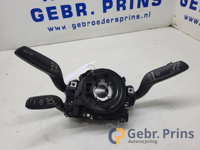 Usados Interruptor combinado columna de dirección Audi A3 Sportback (8VA/8VF) 1.4 TFSI 16V Precio € 50,00 Norma de margen ofrecido por Autorec. Gebr. Prins b.v.