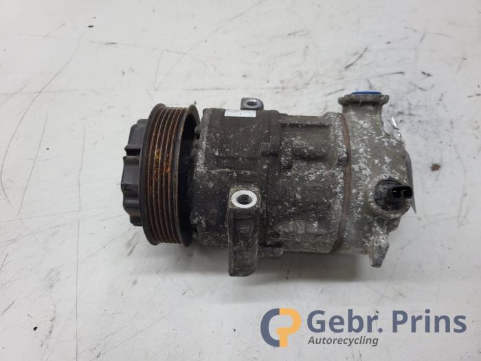 Usagé Pompe clim Opel Corsa D 1.3 CDTi 16V ecoFLEX Prix € 50,00 Règlement à la marge proposé par Autorec. Gebr. Prins b.v.