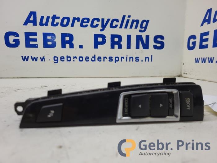 Używane Przelacznik ASR BMW 7 serie (F01/02/03/04) 740d 24V Cena € 30,00 Procedura marży oferowane przez Autorec. Gebr. Prins b.v.