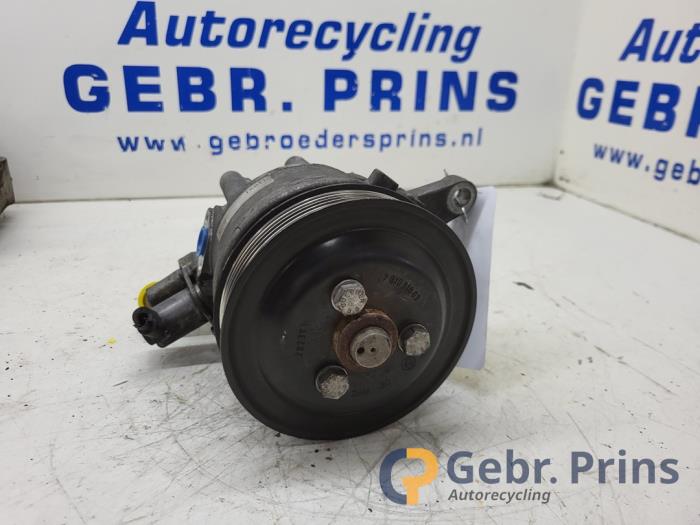 Usados Power steering pump BMW 7 serie (F01/02/03/04) 740d 24V Precio € 150,00 Norma de margen ofrecido por Autorec. Gebr. Prins b.v.