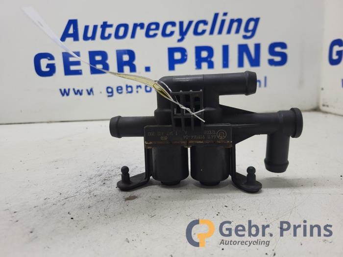Begagnade Extra vattenpump BMW 7 serie (F01/02/03/04) 740d 24V Pris € 30,00 Marginaltabell erbjuds av Autorec. Gebr. Prins b.v.