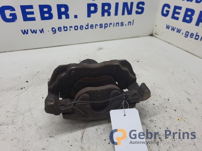 Gebrauchte Bremszange rechts vorne Volvo V40 (MV) Preis € 40,00 Margenregelung angeboten von Autorec. Gebr. Prins b.v.