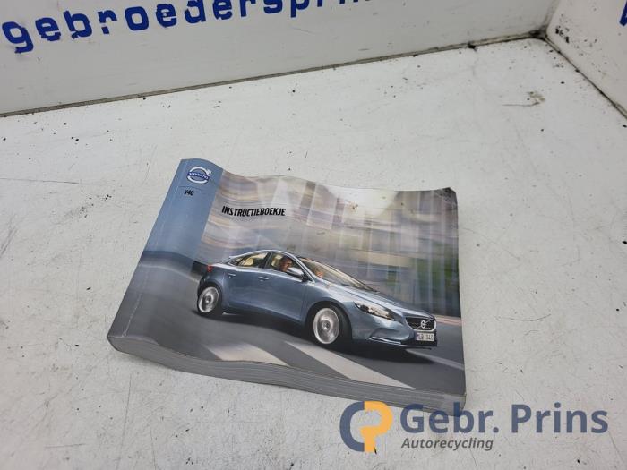 Używane Instrukcja Volvo V40 (MV) Cena € 25,00 Procedura marży oferowane przez Autorec. Gebr. Prins b.v.