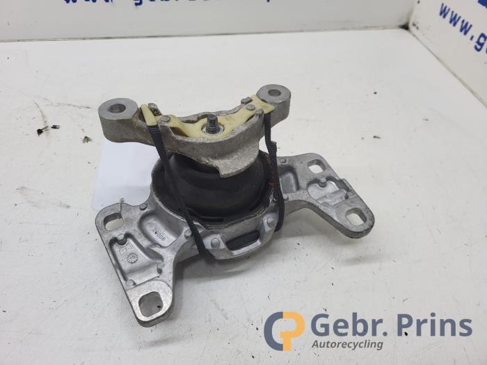 Usagé Support moteur Volvo V40 (MV) 2.0 D2 16V Prix € 25,00 Règlement à la marge proposé par Autorec. Gebr. Prins b.v.