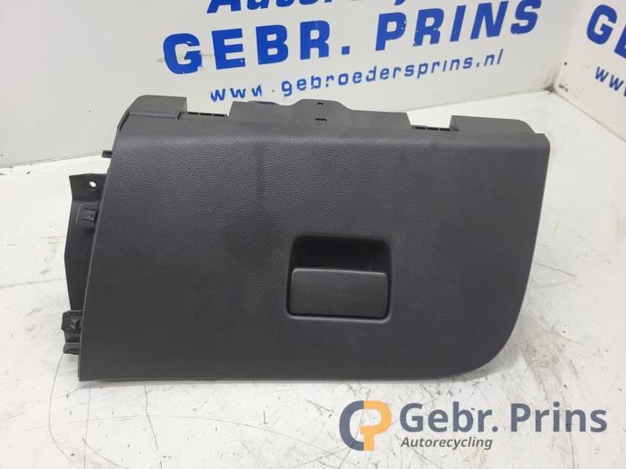 Begagnade Handskfack Opel Astra K Sports Tourer 1.0 Turbo 12V Pris € 35,00 Marginaltabell erbjuds av Autorec. Gebr. Prins b.v.