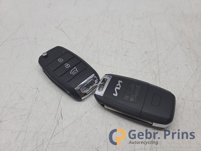 Używane Kluczyk scyzoryk Kia Picanto (JA) 1.0 DPi 12V Cena € 50,00 Procedura marży oferowane przez Autorec. Gebr. Prins b.v.