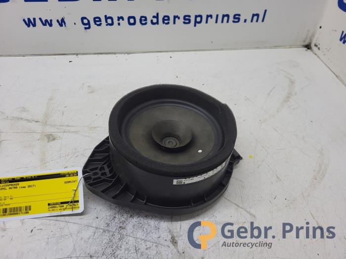 Używane Glosnik Opel Astra K Sports Tourer 1.0 Turbo 12V Cena € 20,00 Procedura marży oferowane przez Autorec. Gebr. Prins b.v.