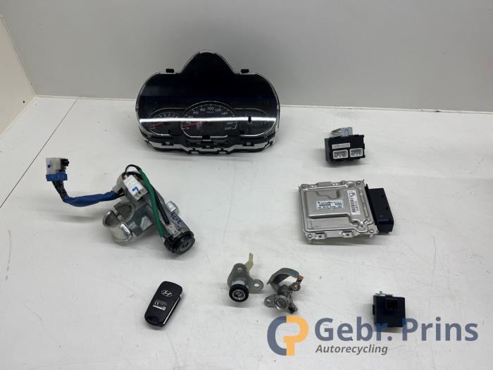 Used Ignition lock + computer Hyundai i10 (F5) 1.2i 16V Price € 125,00 Margin scheme offered by Autorec. Gebr. Prins b.v.