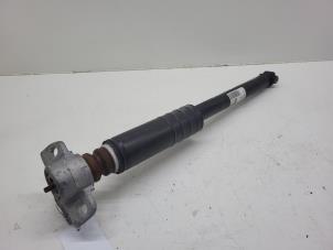 Begagnade Stötdämpare, höger bak Opel Adam 1.0 Ecotec 12V SIDI Turbo Pris € 20,00 Marginaltabell erbjuds av Autorec. Gebr. Prins b.v.