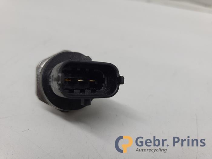 thumbnail image 2 of Bosch Fuel Pressure Sensor For Ford Focus Fiesta C-Max 1.0 EcoBoost – BM5G9F972BA (Used) 2 of 6