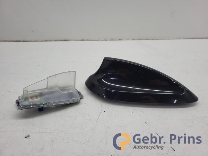 Używane Antena BMW 1 serie (F20) 120i 1.6 16V Cena € 30,00 Procedura marży oferowane przez Autorec. Gebr. Prins b.v.