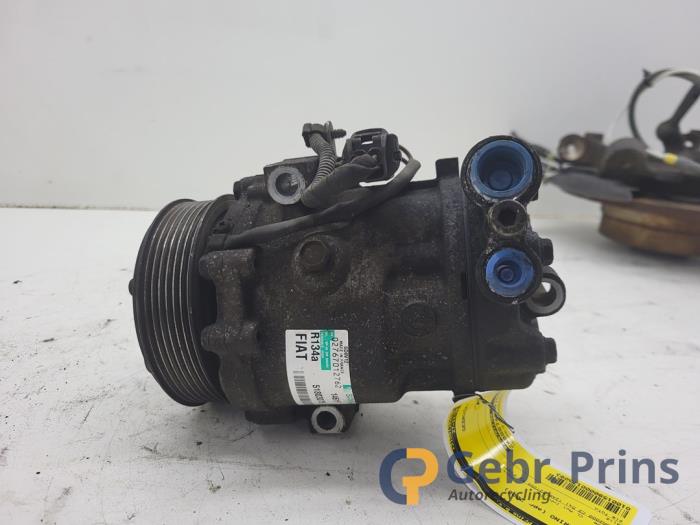 Usagé Compresseur de clim Fiat Fiorino (225) 1.3 JTD 16V Multijet Prix € 60,00 Règlement à la marge proposé par Autorec. Gebr. Prins b.v.
