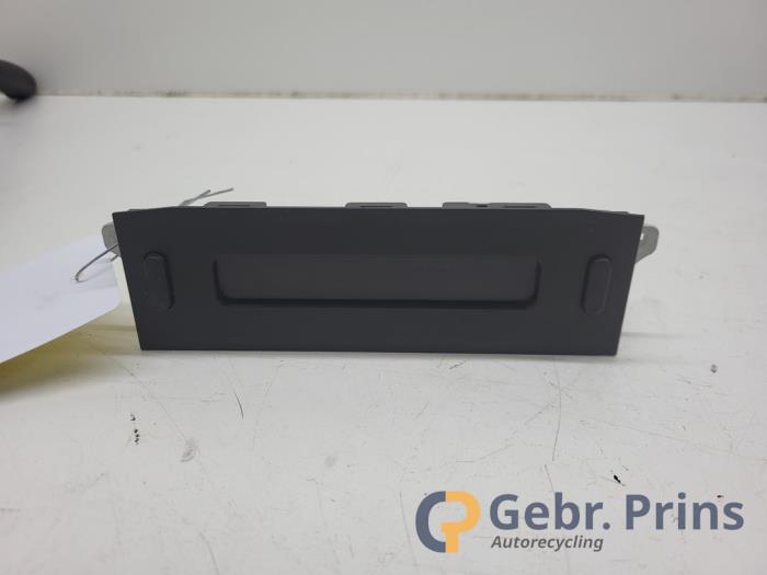 Begagnade Innerdisplay Peugeot Partner 1.6 HDI 75 Pris € 20,00 Marginaltabell erbjuds av Autorec. Gebr. Prins b.v.