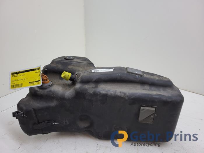 Gebrauchte Adblue Tank BMW 5 serie Touring (F11) 535d xDrive 24V Preis € 75,00 Margenregelung angeboten von Autorec. Gebr. Prins b.v.