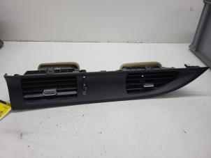 Begagnade Luftmunstycke, instrumentbräda Honda CR-Z (ZF1) 1.5 Hybrid 16V Pris € 15,00 Marginaltabell erbjuds av Autorec. Gebr. Prins b.v.