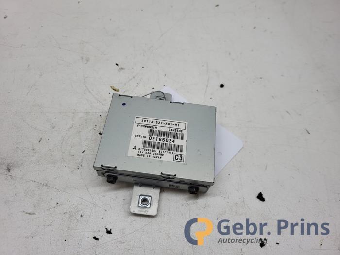 Begagnade USB-modul Honda CR-Z (ZF1) 1.5 Hybrid 16V Pris € 60,00 Marginaltabell erbjuds av Autorec. Gebr. Prins b.v.
