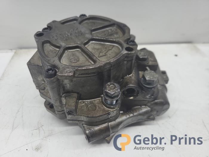 Gebrauchte Ölpumpe Iveco New Daily VI 35C21, 35S21, 40C21, 50C21, 65C21, 70C21 Preis € 90,75 Mit Mehrwertsteuer angeboten von Autorec. Gebr. Prins b.v.