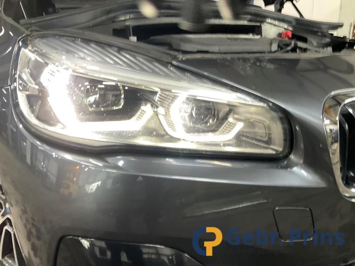 Używane Reflektor prawy BMW 2 serie Gran Tourer (F46) 220i 2.0 TwinPower Turbo 16V Cena € 1.000,00 Procedura marży oferowane przez Autorec. Gebr. Prins b.v.