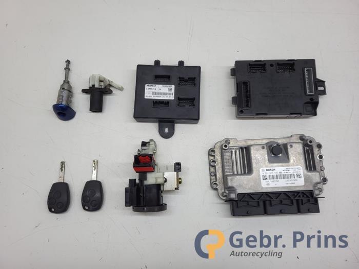 Used Ignition lock + computer Smart Forfour (453) 1.0 12V Price € 150,00 Margin scheme offered by Autorec. Gebr. Prins b.v.