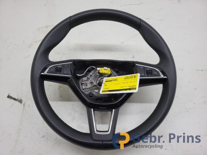 Gebrauchte Lenkrad Skoda Fabia III (NJ3) 1.0 TSI 12V Preis € 75,00 Margenregelung angeboten von Autorec. Gebr. Prins b.v.