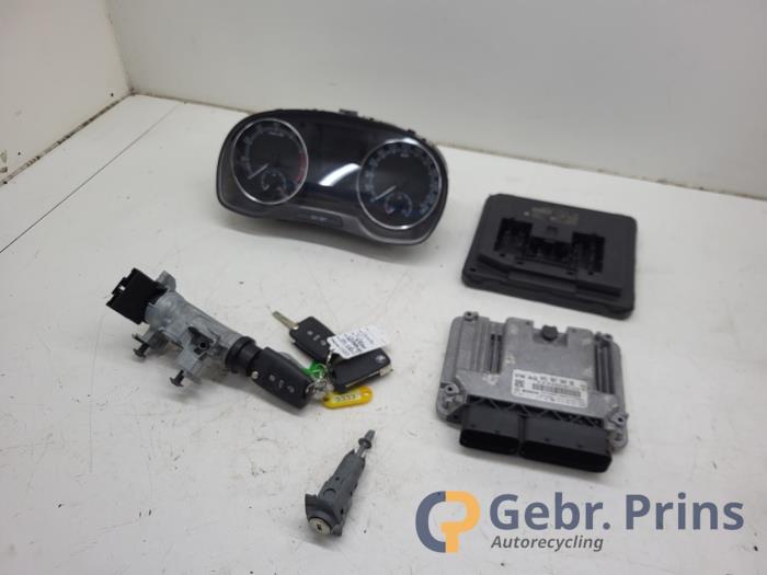 Used Ignition lock + computer Skoda Fabia III (NJ3) 1.0 TSI 12V Price € 200,00 Margin scheme offered by Autorec. Gebr. Prins b.v.