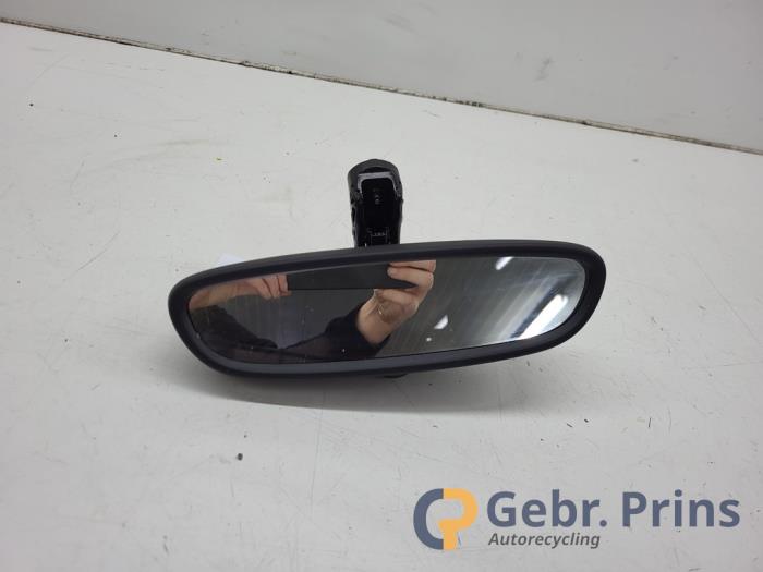 Używane Lusterko wewnetrzne BMW 2 serie Gran Tourer (F46) 220i 2.0 TwinPower Turbo 16V Cena € 50,00 Procedura marży oferowane przez Autorec. Gebr. Prins b.v.