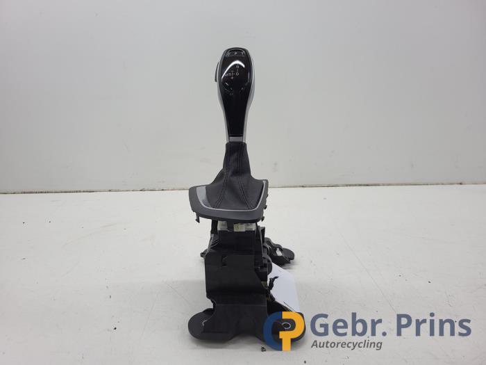 Usagé Levier de vitesse BMW 2 serie Gran Tourer (F46) 220i 2.0 TwinPower Turbo 16V Prix € 150,00 Règlement à la marge proposé par Autorec. Gebr. Prins b.v.