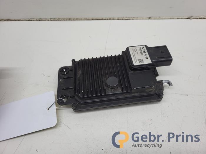 Gebrauchte ACC Sensor (Entfernung) Volvo V40 (MV) 2.0 D4 16V Preis € 40,00 Margenregelung angeboten von Autorec. Gebr. Prins b.v.